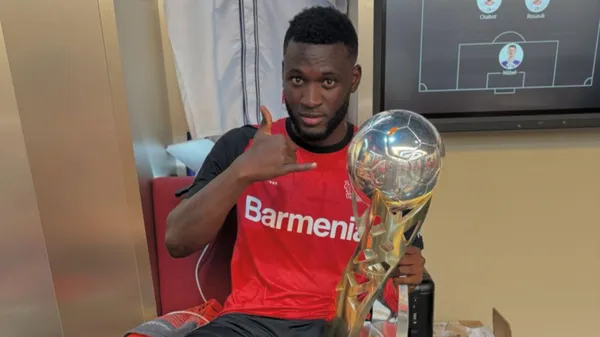 Розрив перед весіллям: що сталося з нападником Баєра