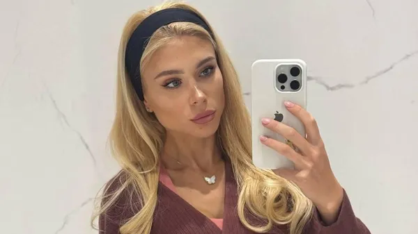 Теннисная ракетка вместо игрушек: как дочь Конопли увлекается спортом