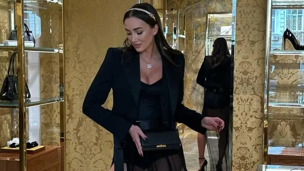 Різатдінова запалила навіть іноземні ЗМІ на Тиждень моди: як професійна модель у розкішному вбранні