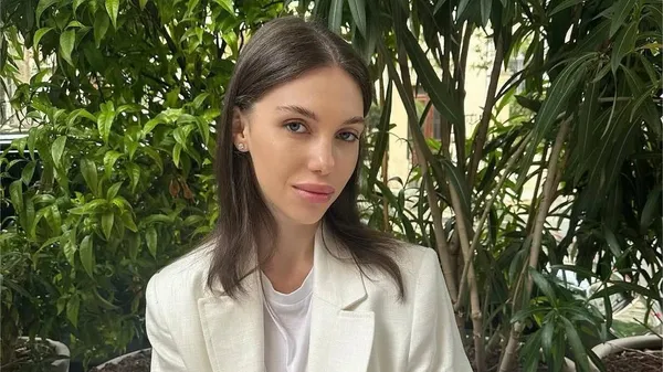 Стильная Суркис ослепила кэжуал луком – просто, модно и дерзко