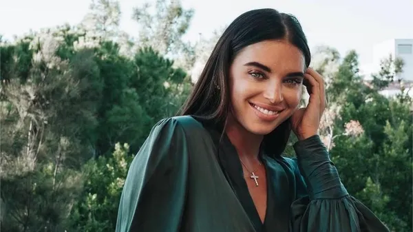 Кохана Усика підкорює Іспанію – ексклюзивні кадри з мамою