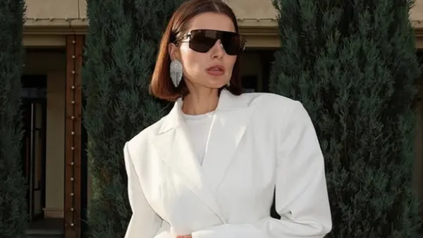 Жена звезды Динамо засияла в стильном наряде и доказала силу фотосессий: "Депрессию отменяем"