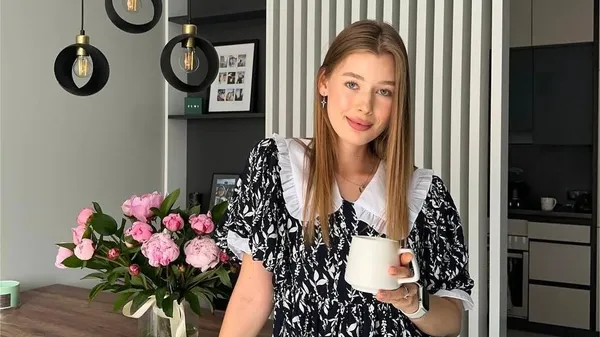 Нежность и хрупкость: избранница Драмбаева поделилась весенним фотосетом