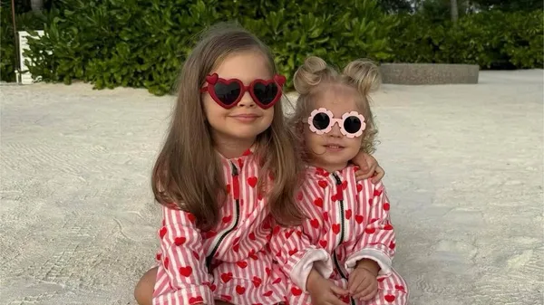 Милі янголятка: діти Зінченка зворушили теплою любовʼю одне до одного