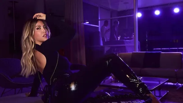 "Жінка року": суд змушує Ванду Нару віддати дітей Ікарді – заплатить 80 мільйонів, якщо відмовиться