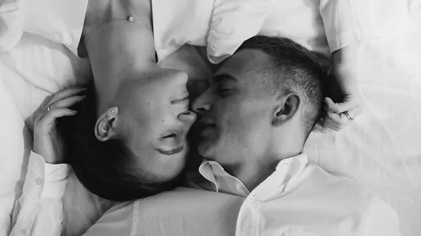 Футболист Динамо станет отцом – бейби-бум эффектно продолжается, даже возлюбленные игроков Шахтера не сдержались