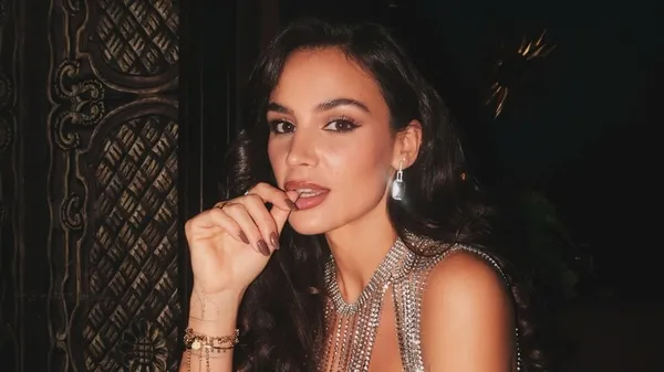 Розкішна дочка легенди Челсі з чемпіоном світу в популярному шоу: красуня не сумує після розлучення