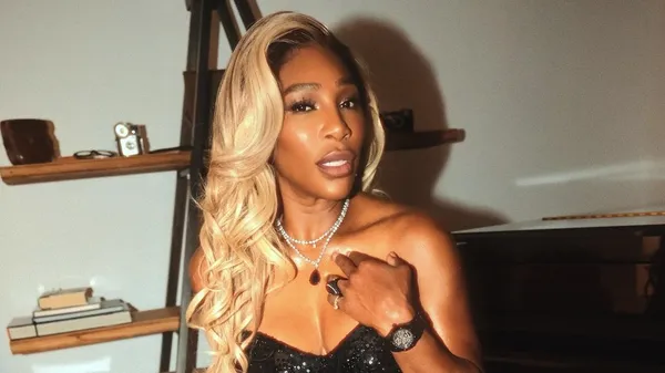 Серена Уильямс и ее дочери примерили одинаковые нежные луки: красавицы в розовых платьях