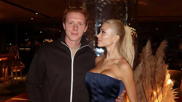 Любовь, которая согревает сердце: Конопля и его жена умилили совместным кадром