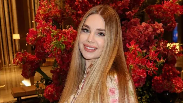 Забарная на полную покорила Лондон – воплощение нежности и хрупкости