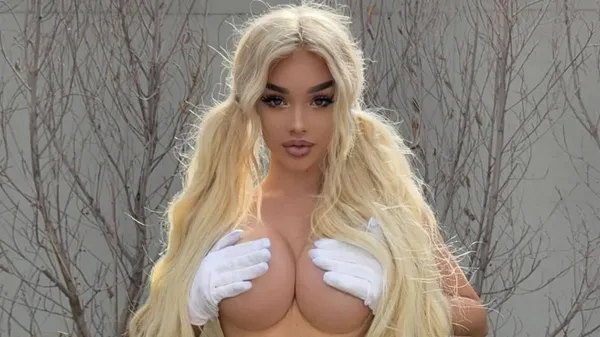 Гарячий ранок у напівпрозорій білизні: екс-пасія Вербіча розбудила мережу