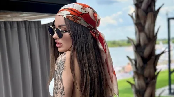 Секс-бомба Кірюханцева ніжиться оголеною серед білих простирадл – така спека зводить з розуму