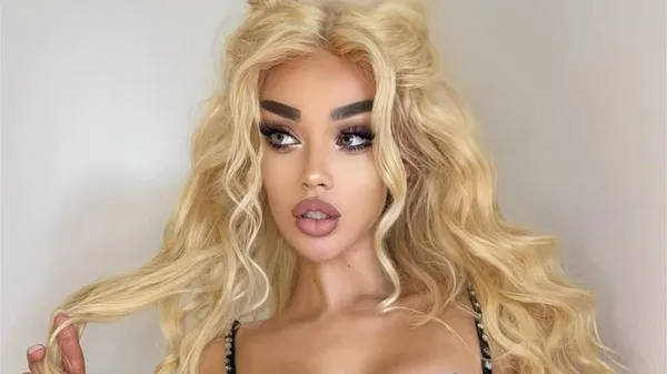 Колишня Вербіча зводить з розуму спекотним кадром – повністю оголила груди та спокусливий животик