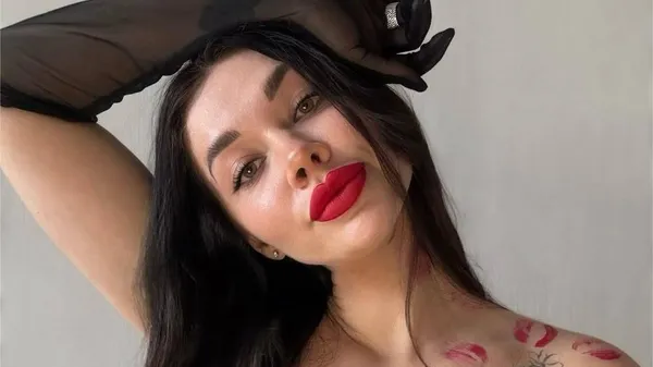 Цветочный рай: возлюбленная Демченко тонет в ароматах весны