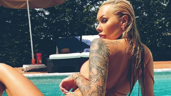 "Скільки шкур на фото": гола і дика Морозюк заманює хейтерів на полювання – колишній готує розмову