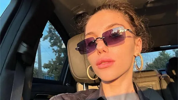 Дочь Суркиса растаяла от нежного подарка – однако пытается держать каменное лицо