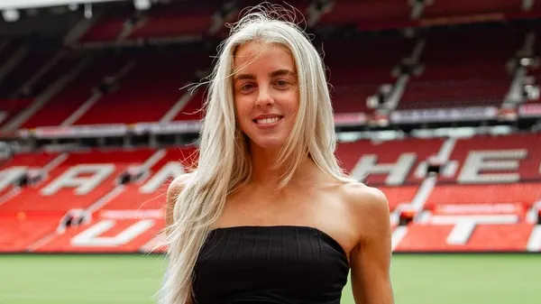 Олимпийская чемпионка без бюстгальтера: дерзкий образ красавицы попал в заголовки газет