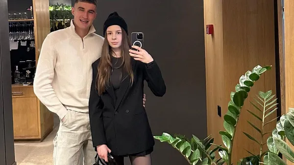 Футболіст збірної України освідчився таємничій пасії з дорогою обручкою – кликали в Шахтар і Європу