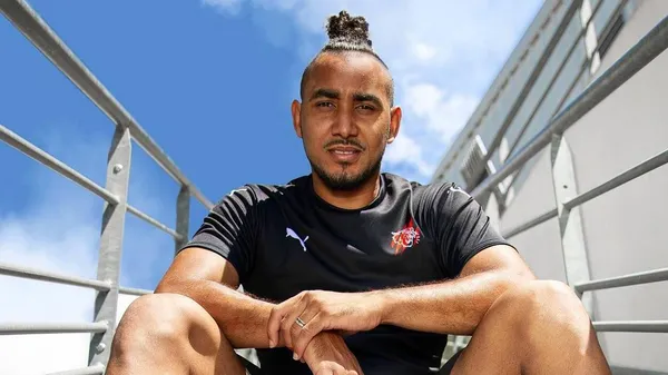 Екс-зірка збірної Франції закрутив палкий роман у Бразилії: розлучитися з дружиною не хоче