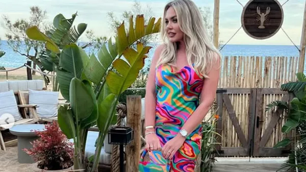 Розкішний силует і сміливі вирізи: дружина Федецького знову приголомшила образом – фото