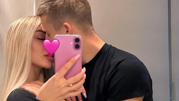 Дівчина зірки УПЛ показала груди до і після операції у всій красі – покинула Канни: Супер сексі міс