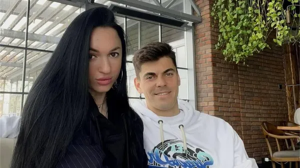 Кліщук поділилася ексклюзивним архівним кадром з чоловіком: "Сльозинка в око потрапила"