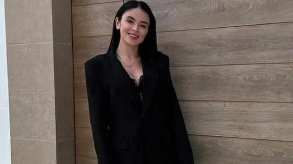 Гламур по-мадридски: партнерша Лунина блеснула стильным образом на событии Louis Vuitton