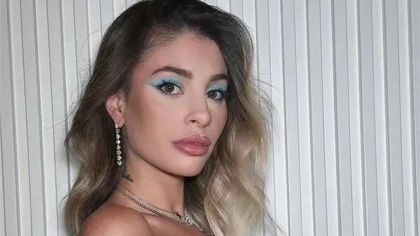 Жаркая пассия Дзакканьи соблазняет аппетитными формами – манит сочными прелестями