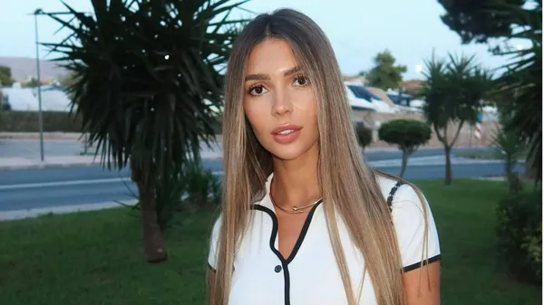 Дружина Яремчука на побаченні з іншим хлопцем - фото