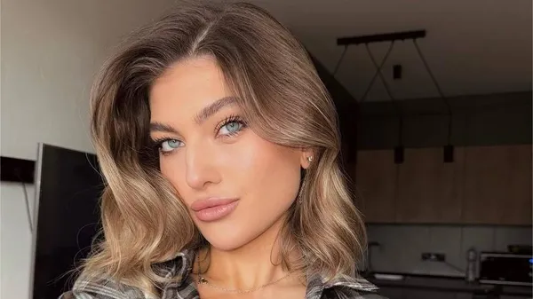 Пасія Притули зваблює сексі-позуваннями перед дзеркалом – лише ефектність та грація