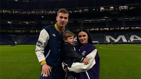 Цветочный день в семье Луниных: двое мужчин в семье – настоящее счастье для женщины