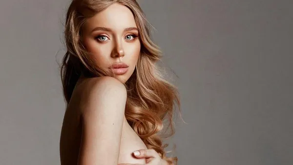 Українська модель одружена з російським футболістом – її лайкають пасії Коноплянки й інших гравців