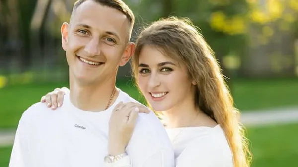 Грація та шарм: обраниця Різника показала бездоганний силует в обтислому комбінезоні