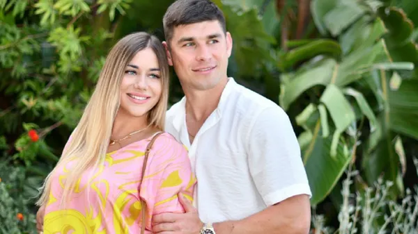 Триумф на поле и красота дома: беременная муза Малиновского поражает фотосессией в эффектном боди