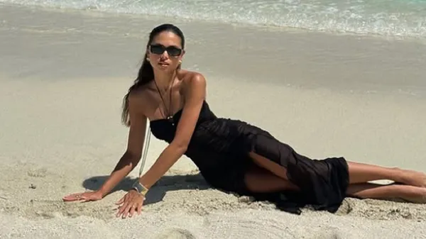 Спекотна пасія гравця збірної Польщі демонструє небезпечні вигини в бікіні: градус зашкалює