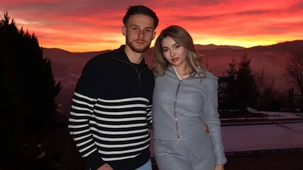 Влюбленные Климчуки устроили для себя настоящую сказку – романтика на фоне заката