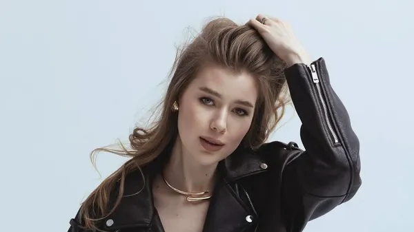 Муза Драмбаєва зваблює вечірнім блиском – нові знімки просто бомба