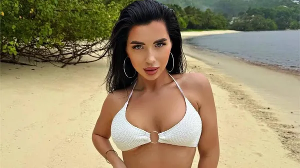 Кочергіна у звабливому та спекотному образі задурманює голову – нові фото викликали фурор в мережі