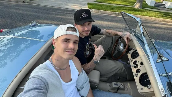 Старші сини Бекхема посварилися через мисливицю за гучним ім'ям: красуня розколола сім'ю