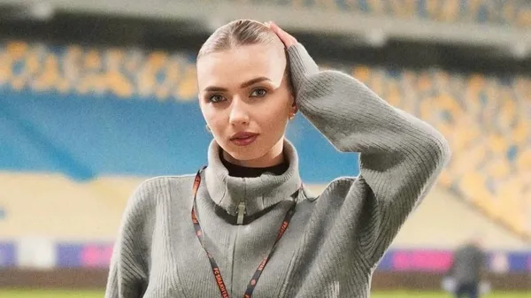 Палка обраниця воротаря АЗ вийшла на боксерський ринг в еротичному образі – спекотні знімки