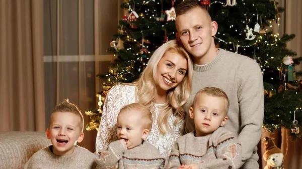 Щаслива мама та ідеальна дружина: кохана Петряка в оточенні трьох дітей відчуває найбільшу ейфорію