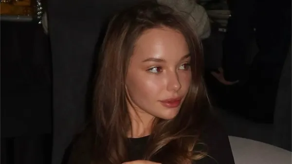 Кохана Малиша підкорила чарівною посмішкою – естетика жіночності та ніжності