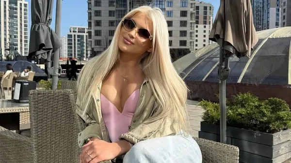 Лише люксові бренди та лакшері стиль: муза Велетня не така проста, як здається