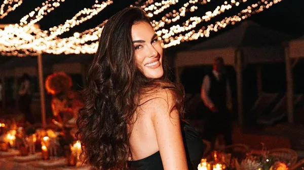 Легендарный Росси без ума от нереальной модели на Мальдивах: девушки и медовый месяц без свадьбы