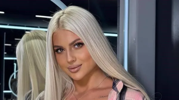 Кохана Велетня засяяла серед розмаю магнолій – ніжне фото вже віруситься мережею