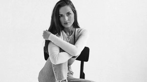 Магнетична обраниця Штогріна в блискучому образі змусила неодмінно вибухнути захопленням