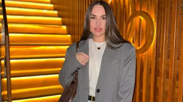 Неперевершений шарм: дружина гравця Зорі підкорює унікальним стилем – вибір неможливий