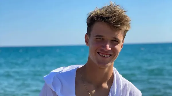 Сенсаційний тінейджер вибив Джоковіча і вразив навіть Мессі: 19-річний тенісист покохав Жозефіну