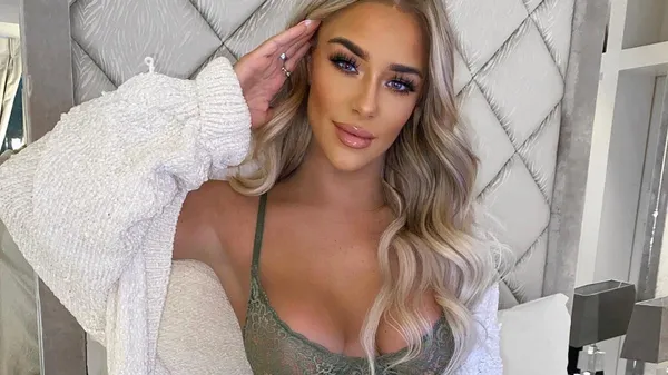 Екс-партнер Зінченка змусив дружину зменшити завеликі груди – білявка прощається з відвертими фото