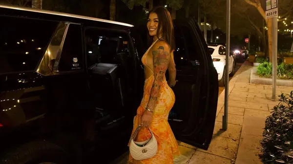 Роковая звезда UFC завораживает красотой: сила и женственность валят с ног – яркий макияж во время боя